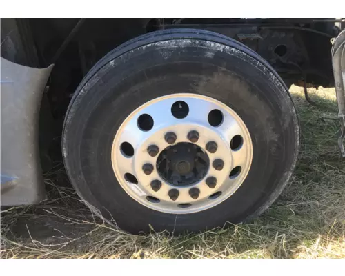 Freightliner CASCADIA Tires