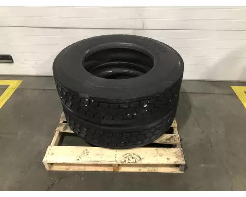 Freightliner CASCADIA Tires