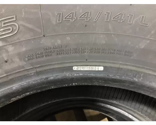 Freightliner CASCADIA Tires