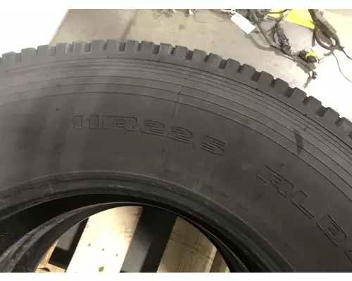 Freightliner CASCADIA Tires