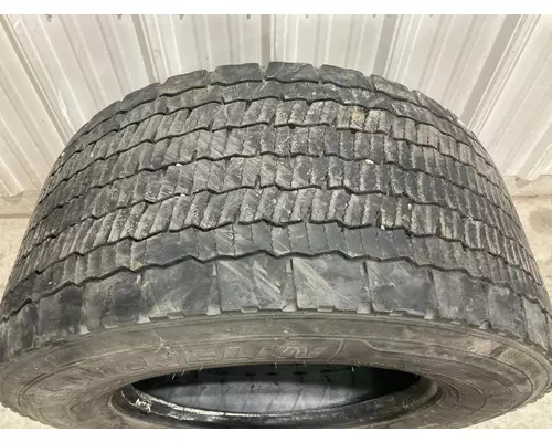 Freightliner CASCADIA Tires