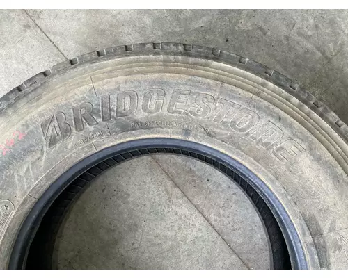 Freightliner CASCADIA Tires