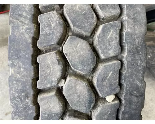 Freightliner CASCADIA Tires