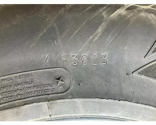 Freightliner CASCADIA Tires