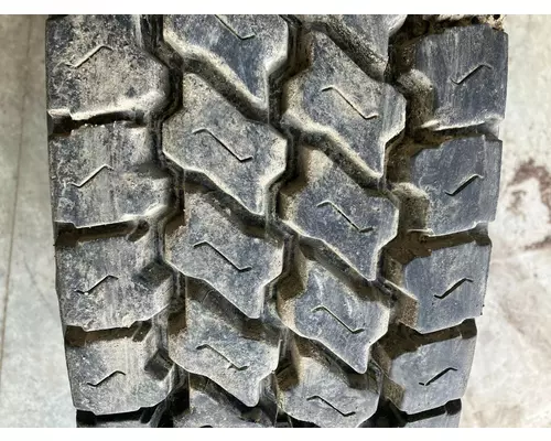 Freightliner CASCADIA Tires