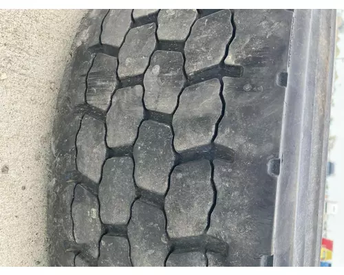 Freightliner CASCADIA Tires