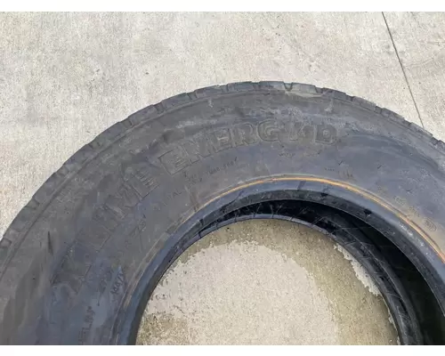 Freightliner CASCADIA Tires