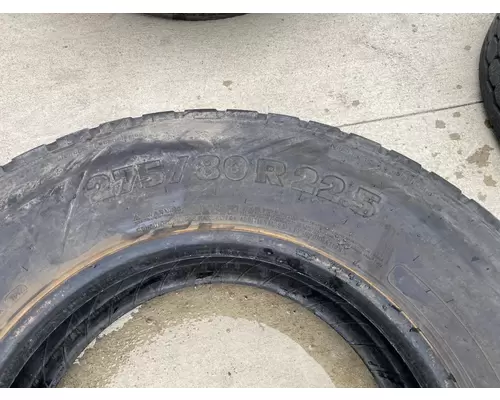 Freightliner CASCADIA Tires