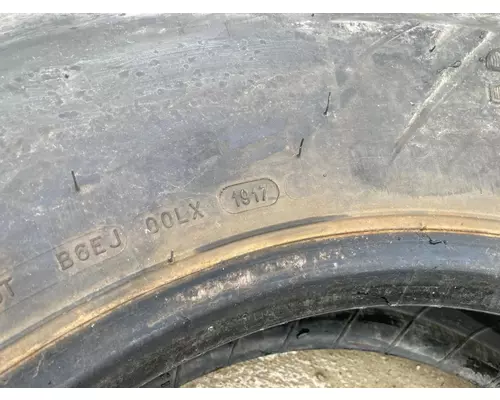 Freightliner CASCADIA Tires