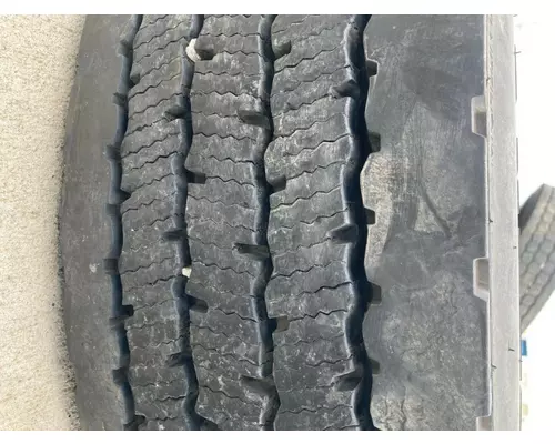Freightliner CASCADIA Tires