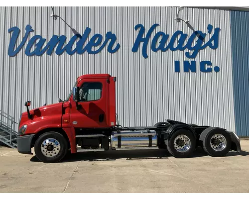 Freightliner CASCADIA Truck