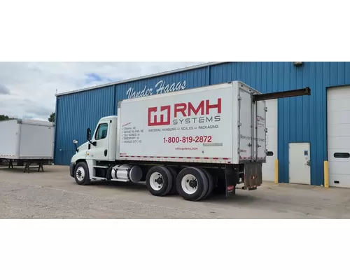 Freightliner CASCADIA Truck
