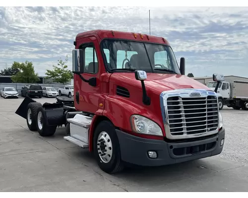 Freightliner CASCADIA Truck