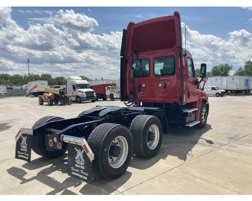 Freightliner CASCADIA Truck