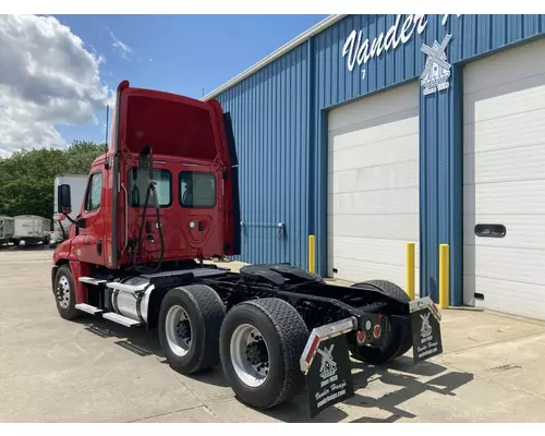 Freightliner CASCADIA Truck