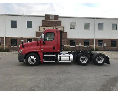 Freightliner CASCADIA Truck