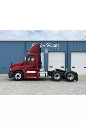 Freightliner CASCADIA Truck