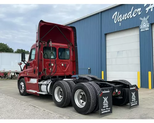 Freightliner CASCADIA Truck