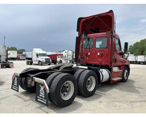 Freightliner CASCADIA Truck