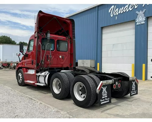 Freightliner CASCADIA Truck