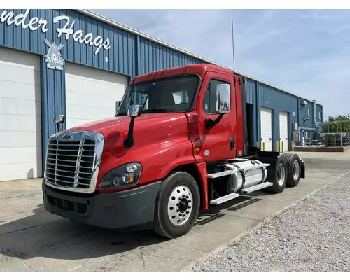 Freightliner CASCADIA Truck