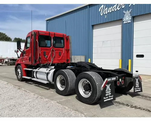 Freightliner CASCADIA Truck