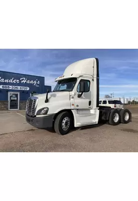 Freightliner CASCADIA Truck