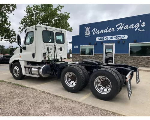 Freightliner CASCADIA Truck