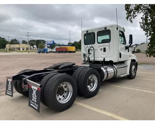 Freightliner CASCADIA Truck