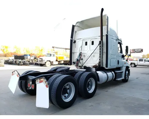 Freightliner CASCADIA Truck