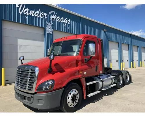 Freightliner CASCADIA Truck