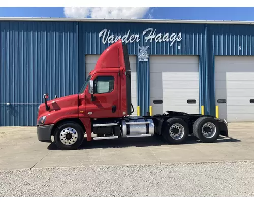 Freightliner CASCADIA Truck