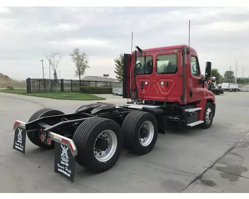 Freightliner CASCADIA Truck