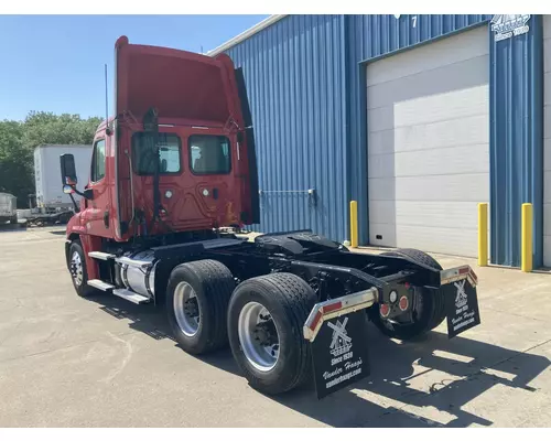 Freightliner CASCADIA Truck