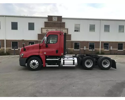 Freightliner CASCADIA Truck