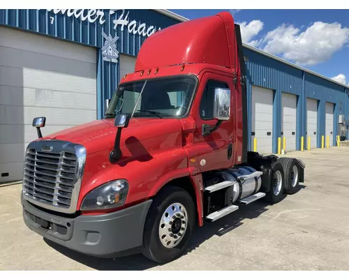 Freightliner CASCADIA Truck