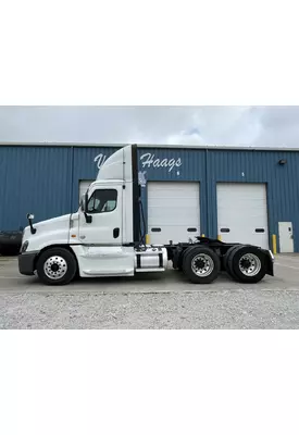 Freightliner CASCADIA Truck