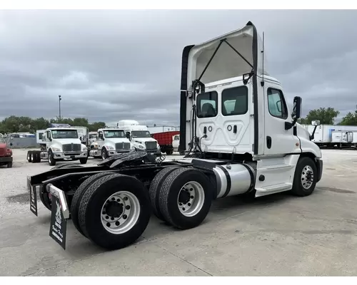 Freightliner CASCADIA Truck