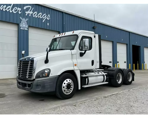 Freightliner CASCADIA Truck