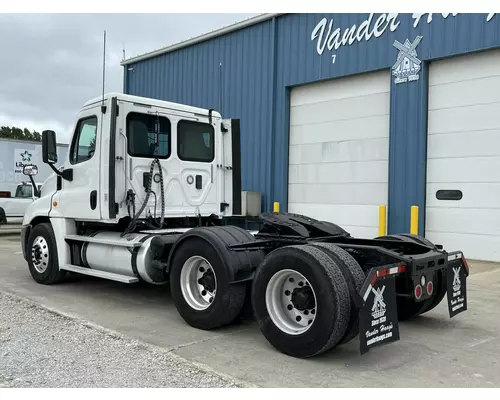 Freightliner CASCADIA Truck