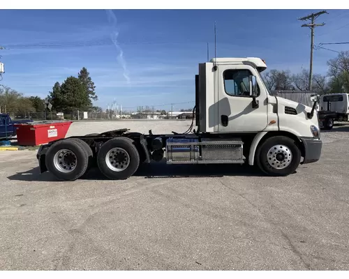 Freightliner CASCADIA Truck