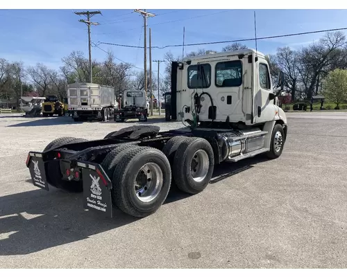 Freightliner CASCADIA Truck