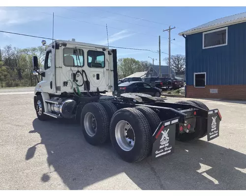 Freightliner CASCADIA Truck