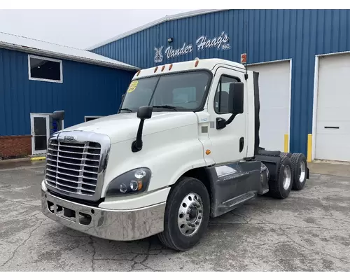 Freightliner CASCADIA Truck