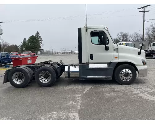 Freightliner CASCADIA Truck