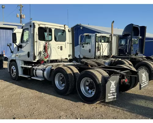 Freightliner CASCADIA Truck