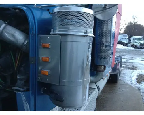 Freightliner CLASSIC XL Air Cleaner