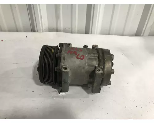 Freightliner CLASSIC XL Air Conditioner Compressor