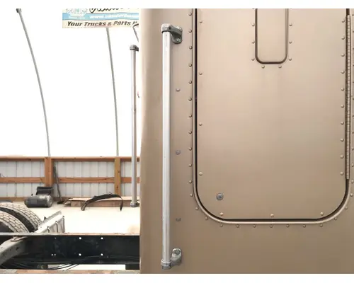 Freightliner CLASSIC XL Body, Misc. Parts