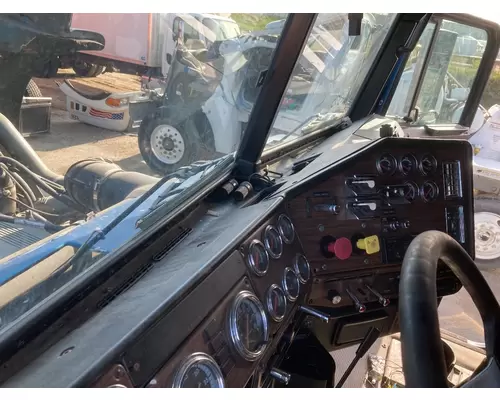 Freightliner CLASSIC XL Dash Assembly